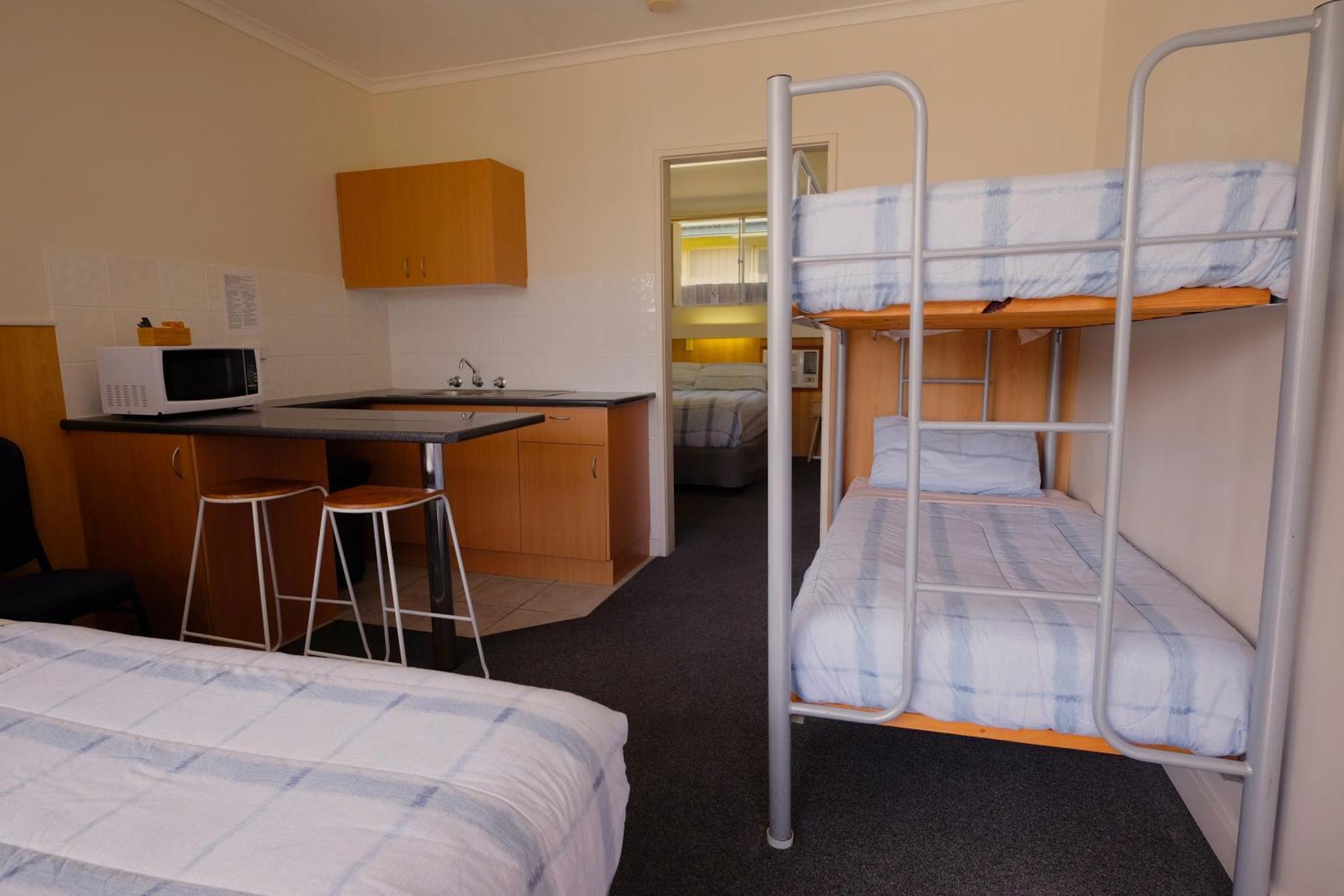 Bamboo Motor Inn Lakes Entrance Exteriör bild