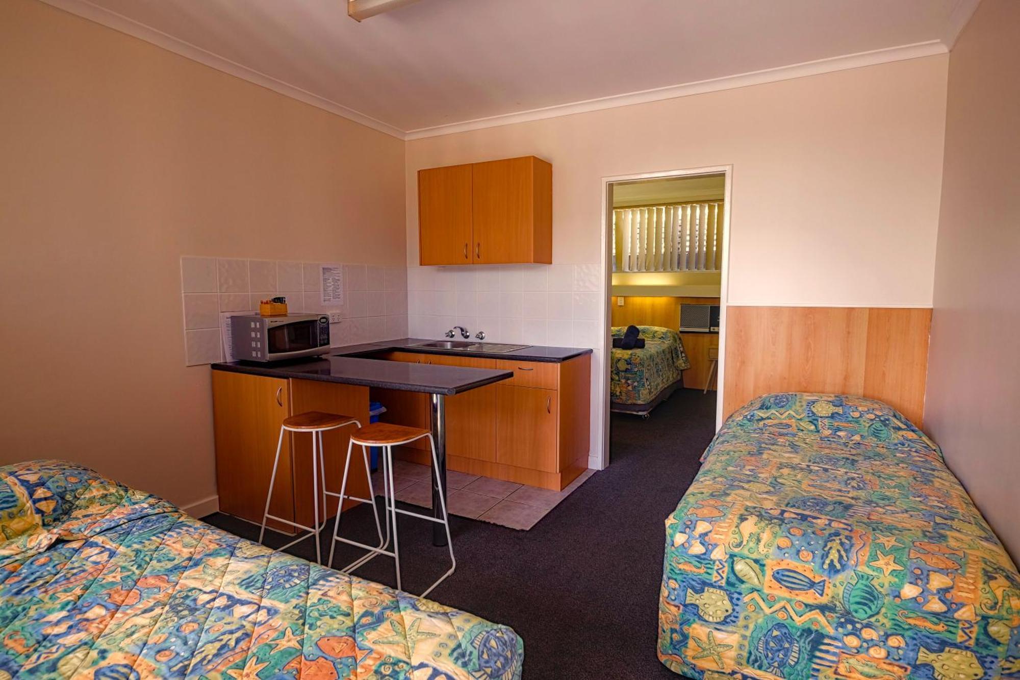 Bamboo Motor Inn Lakes Entrance Exteriör bild