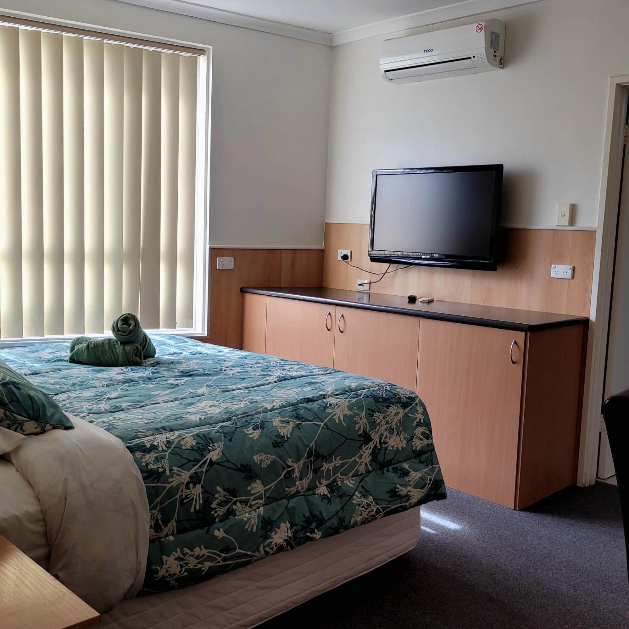 Bamboo Motor Inn Lakes Entrance Exteriör bild
