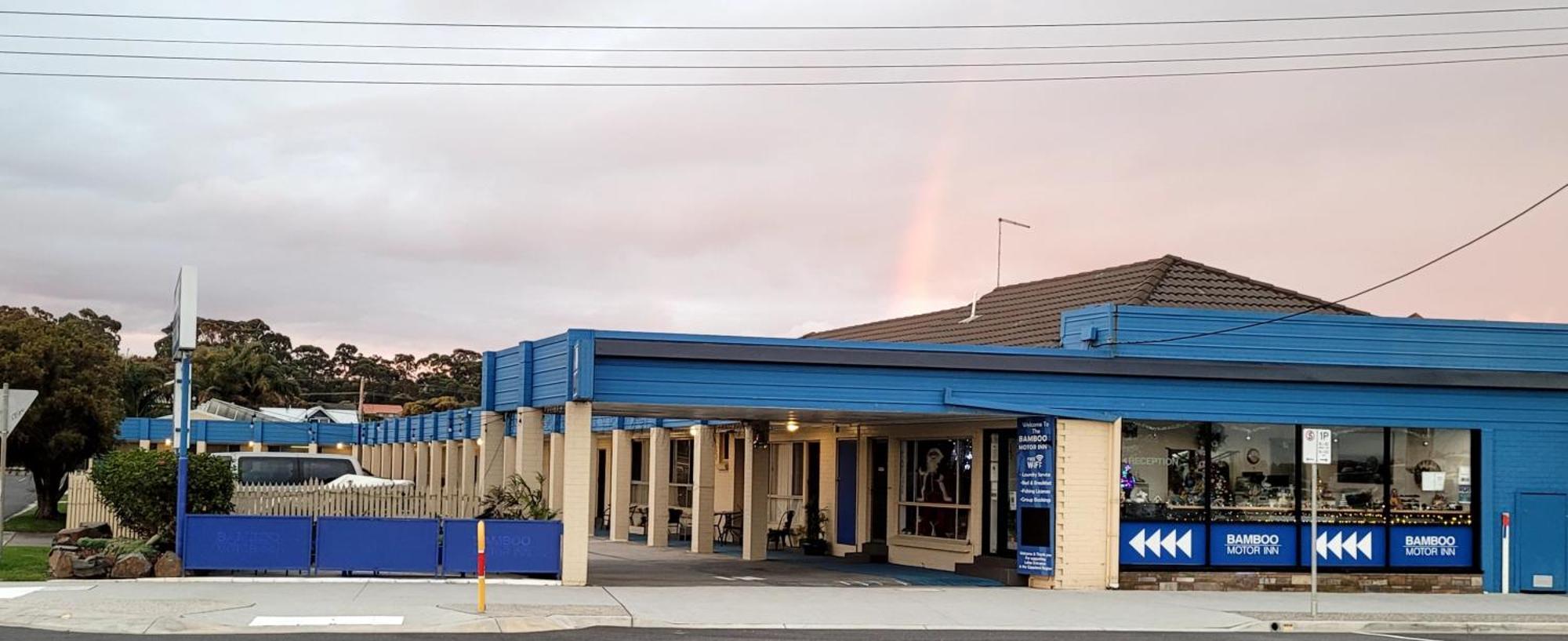Bamboo Motor Inn Lakes Entrance Exteriör bild